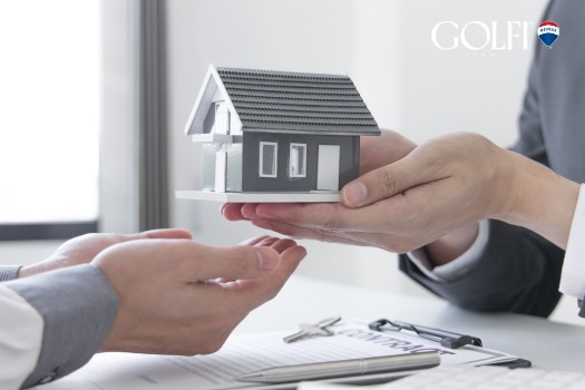 Timing Your Hamilton Home Move: Buy, Sell, or Both?